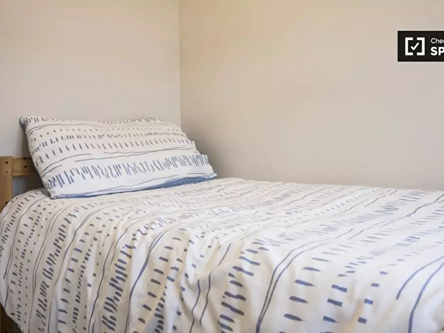 Immagine 2 di Camera condivisa in affitto  in Rochford Way a Croydon