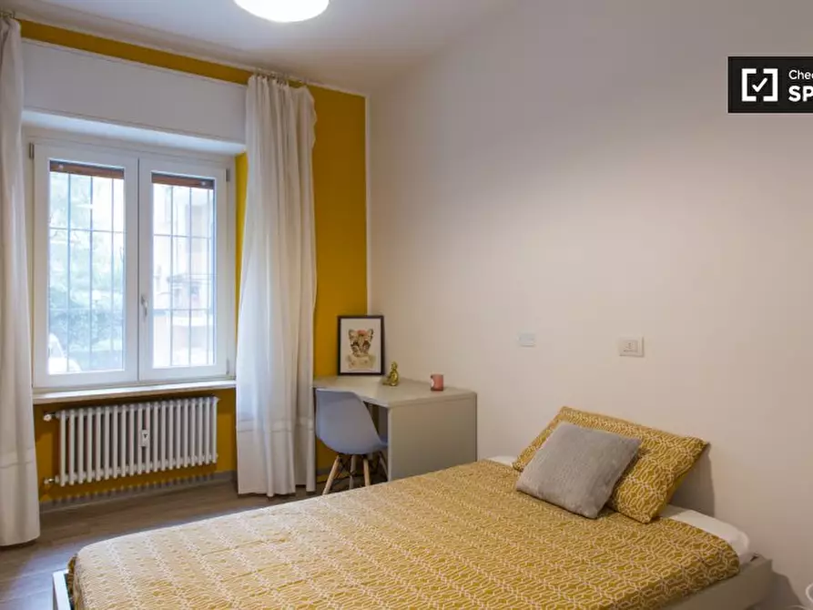 Immagine 2 di Camera condivisa in affitto  in Viale Caterina da Forlì a Milano