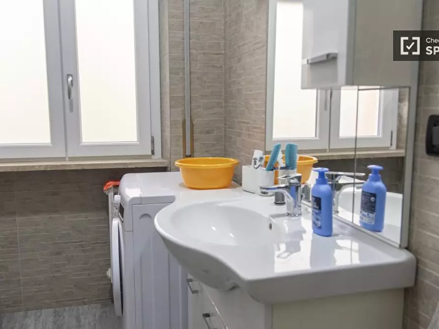 Immagine 11 di Camera condivisa in affitto  in Piazza Conca d'Oro a Roma