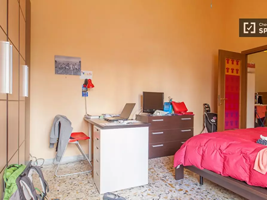 Immagine 5 di Camera condivisa in affitto  in Via Montefalco a Roma