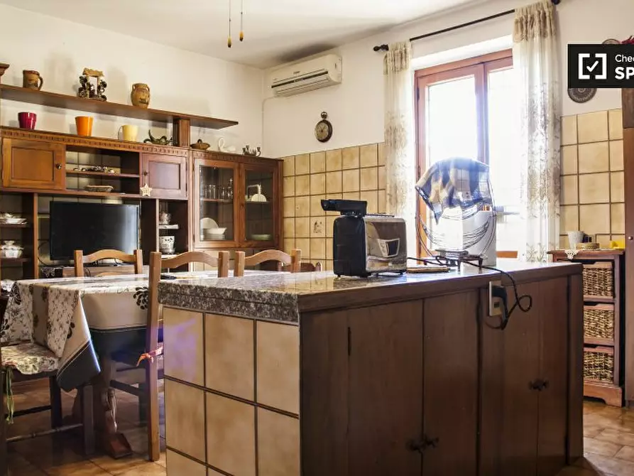 Immagine 8 di Camera condivisa in affitto  in Via Santa Domenica Talao a Roma