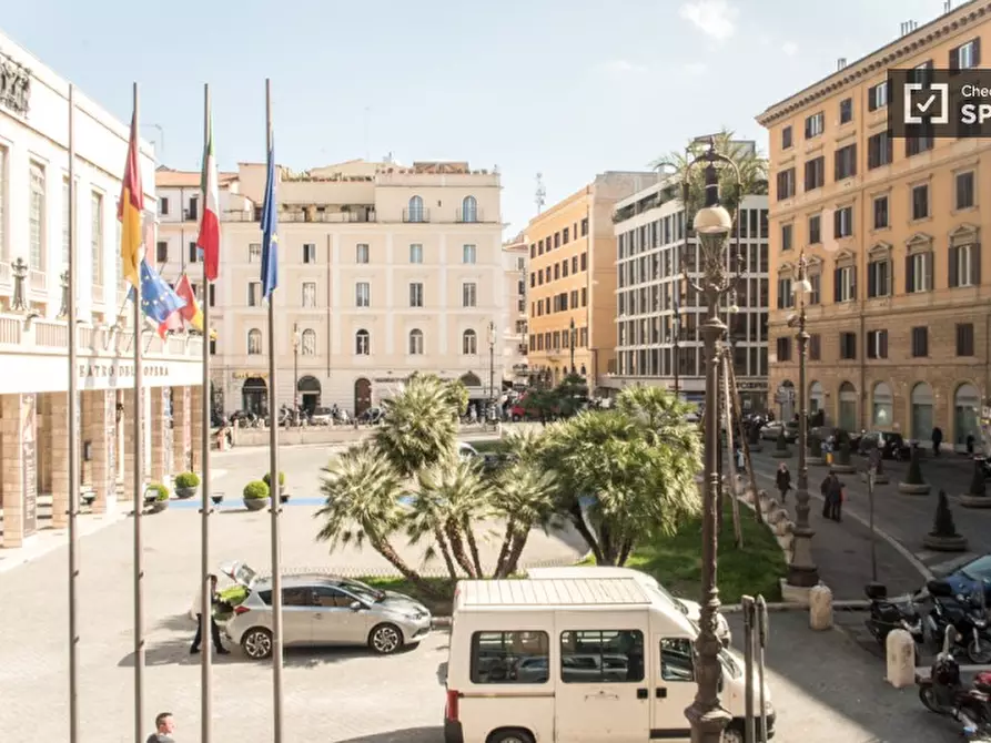 Immagine 14 di Camera condivisa in affitto  in Via Napoli a Roma