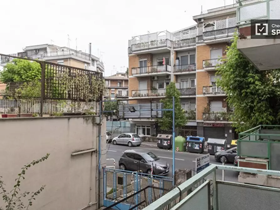 Immagine 11 di Camera condivisa in affitto  in Via di Torrevecchia a Roma