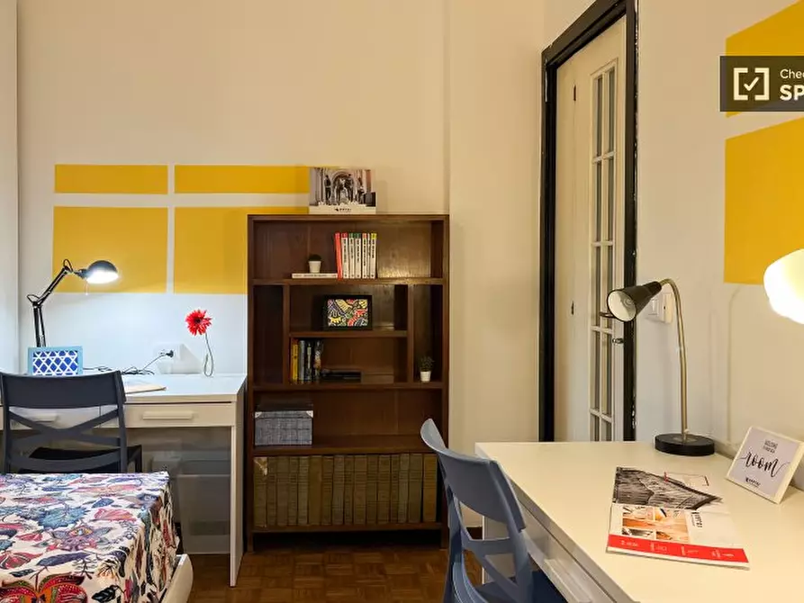 Immagine 1 di Camera condivisa in affitto  in Via Valle Antrona a Milano