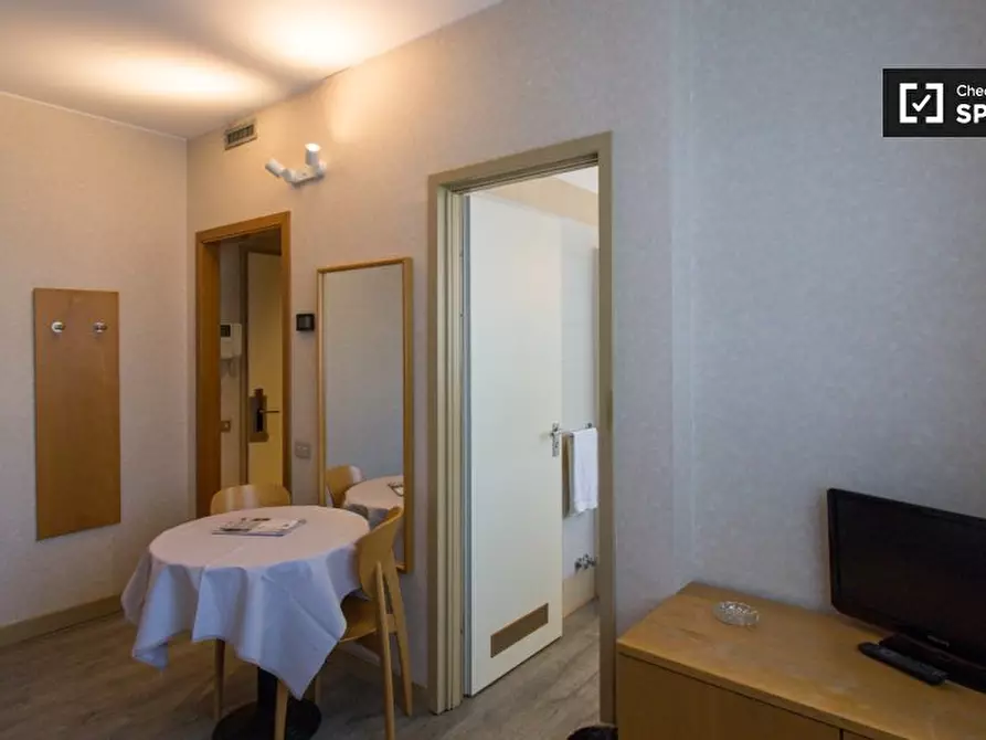 Immagine 4 di Ufficio in affitto  in Via Domenico Cimarosa a Milano