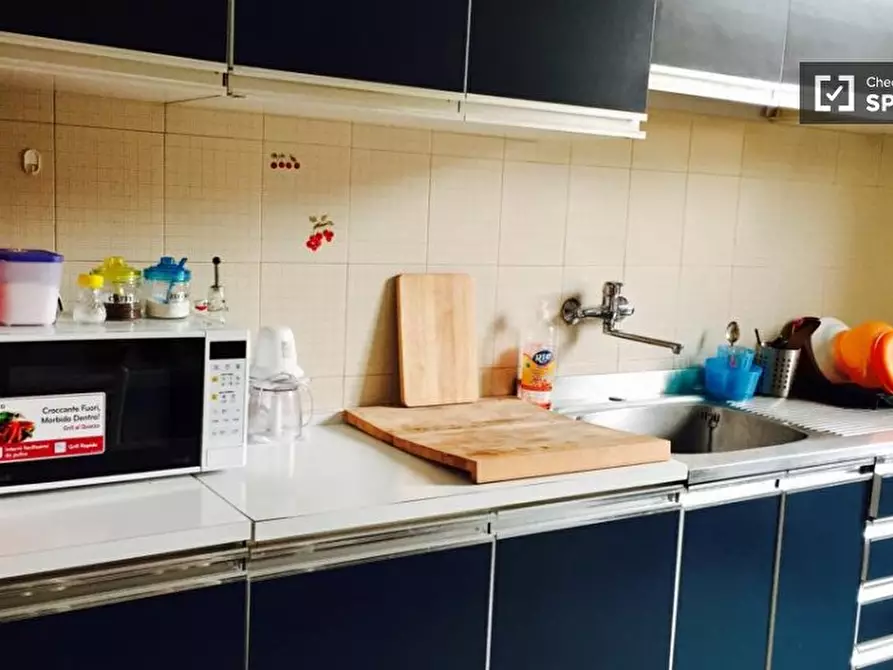 Immagine 8 di Camera condivisa in affitto  in Piazza Melozzo da Forlì, 00196 Roma RM, Italy a Roma