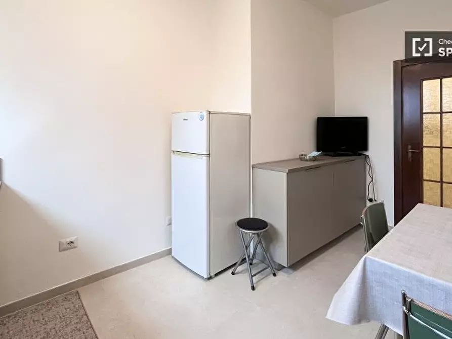 Immagine 14 di Camera condivisa in affitto  in Via Orbetello a Milano