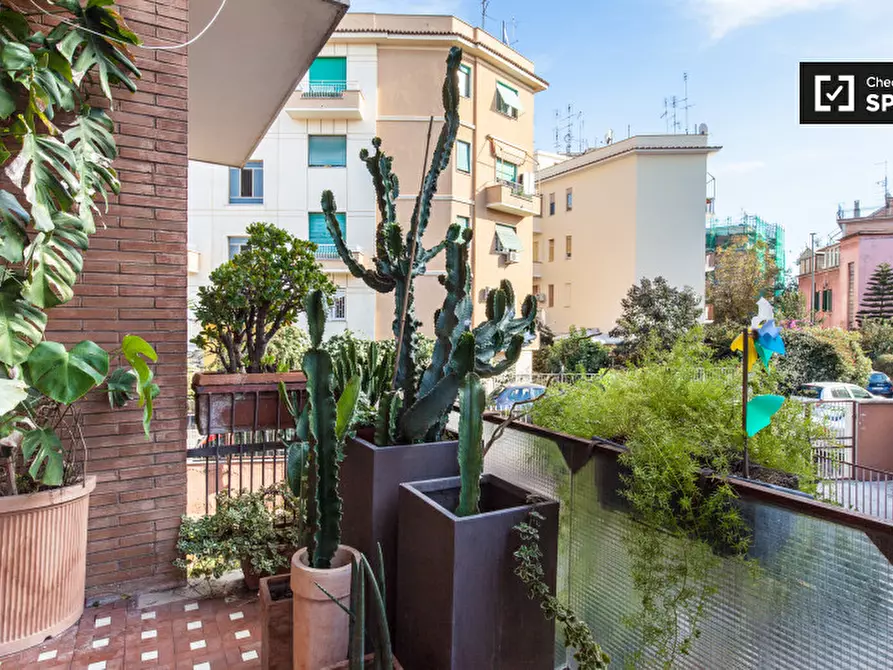 Immagine 14 di Camera condivisa in affitto  in Via Clemente IX a Roma