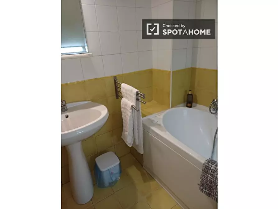 Immagine 3 di Camera condivisa in affitto  in Via Fraconalto a Roma