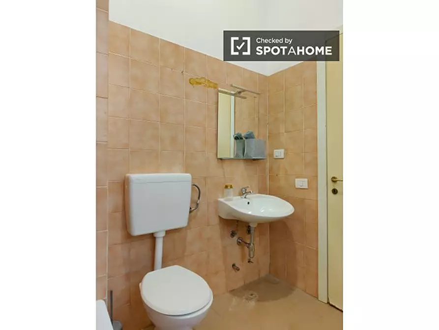 Immagine 10 di Camera condivisa in affitto  in Via Anton Giulio Barrili a Milano