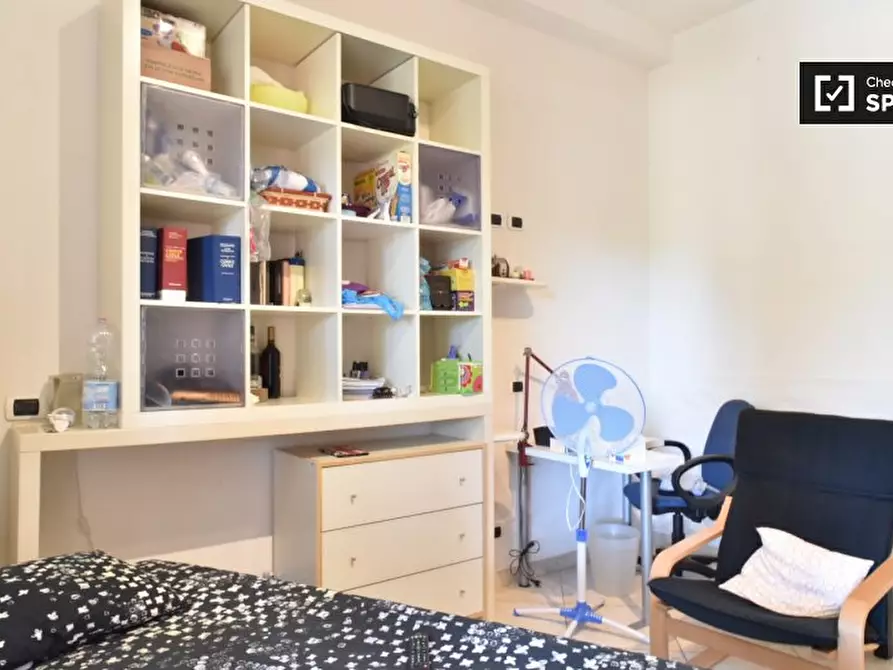 Immagine 2 di Camera condivisa in affitto  in Viale Somalia a Roma