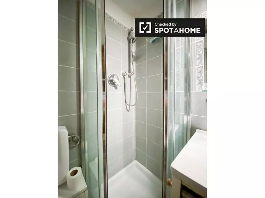 Immagine 7 di Camera condivisa in affitto  in Via Matteo Boiardo a Roma