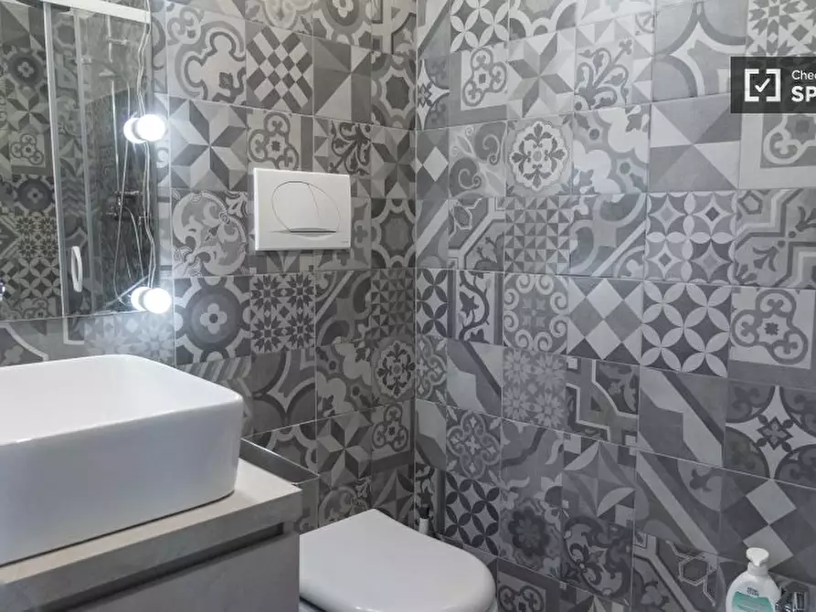 Immagine 15 di Camera condivisa in affitto  in Via di Torre Gaia a Roma