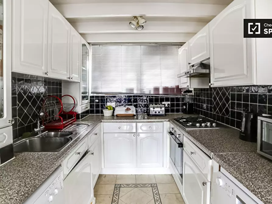 Immagine 11 di Camera condivisa in affitto  in Ollerton Green a Poplar