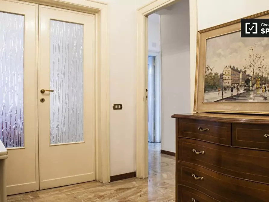 Immagine 14 di Camera condivisa in affitto  in Via Marcantonio Bragadin a Roma