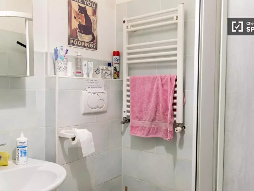 Immagine 6 di Camera condivisa in affitto  in Via Napoleone III a Roma