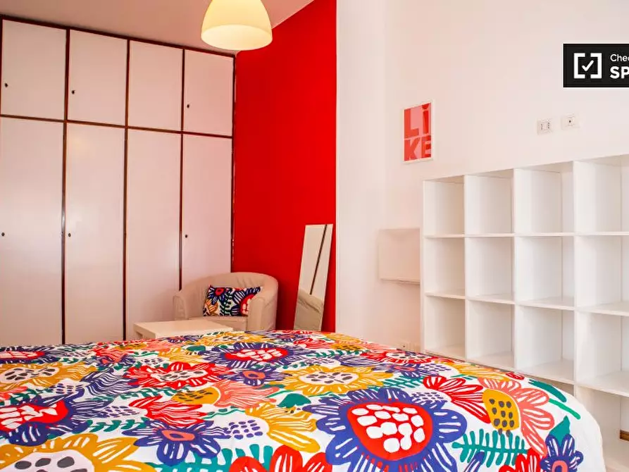 Immagine 3 di Camera condivisa in affitto  in Via Alfredo Catalani a Roma