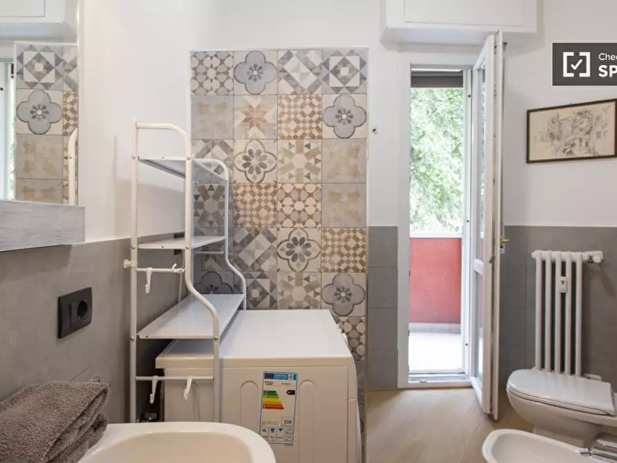 Immagine 7 di Camera condivisa in affitto  in Via Lorenteggio a Milano