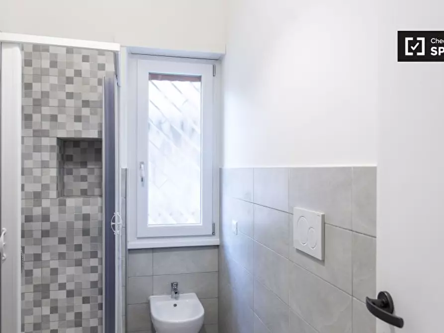 Immagine 14 di Camera condivisa in affitto  in Viale di Vigna Pia a Roma