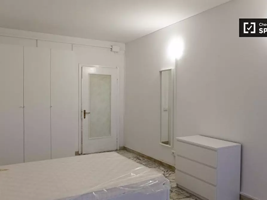 Immagine 18 di Camera condivisa in affitto  in Via Paola Falconieri a Roma