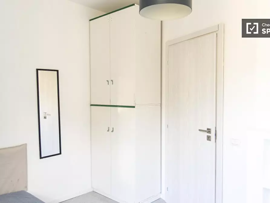 Immagine 3 di Camera condivisa in affitto  in Via Carlo Mirabello a Roma