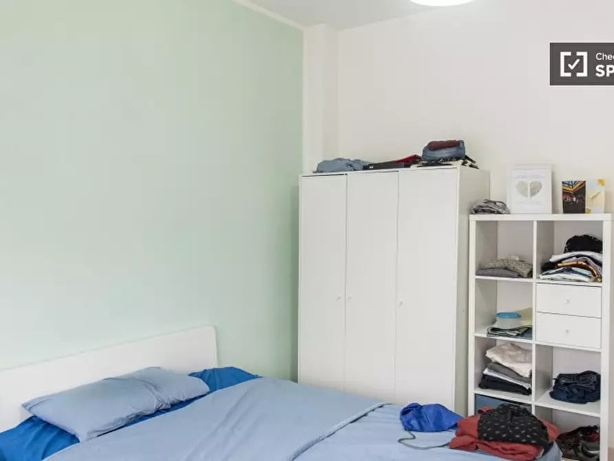 Immagine 4 di Camera condivisa in affitto  in Via Oderisi da Gubbio a Roma