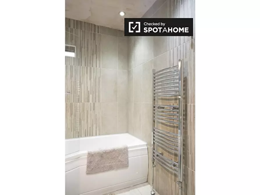 Immagine 19 di Camera condivisa in affitto  in Rochford Way a Croydon