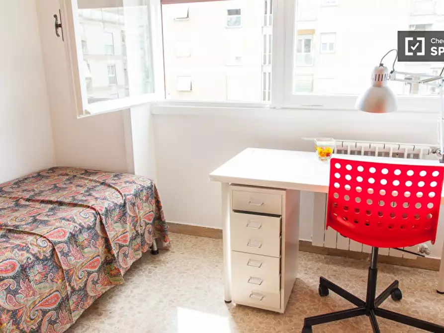 Immagine 10 di Camera condivisa in affitto  in Via Val Padana a Roma