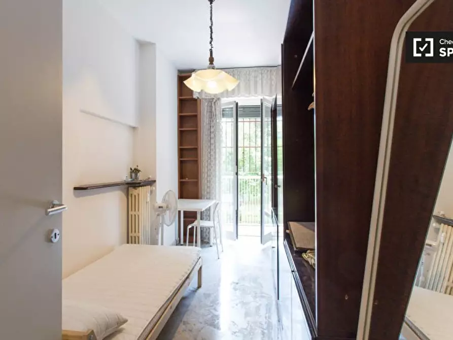 Immagine 1 di Camera condivisa in affitto  in Via Carnia a Milano