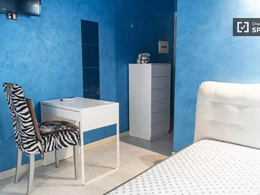 Immagine 6 di Camera condivisa in affitto  in Via dei Campi Flegrei a Roma