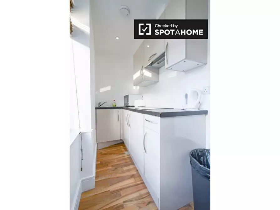 Immagine 6 di Ufficio in affitto  in St James's Rd a Camberwell