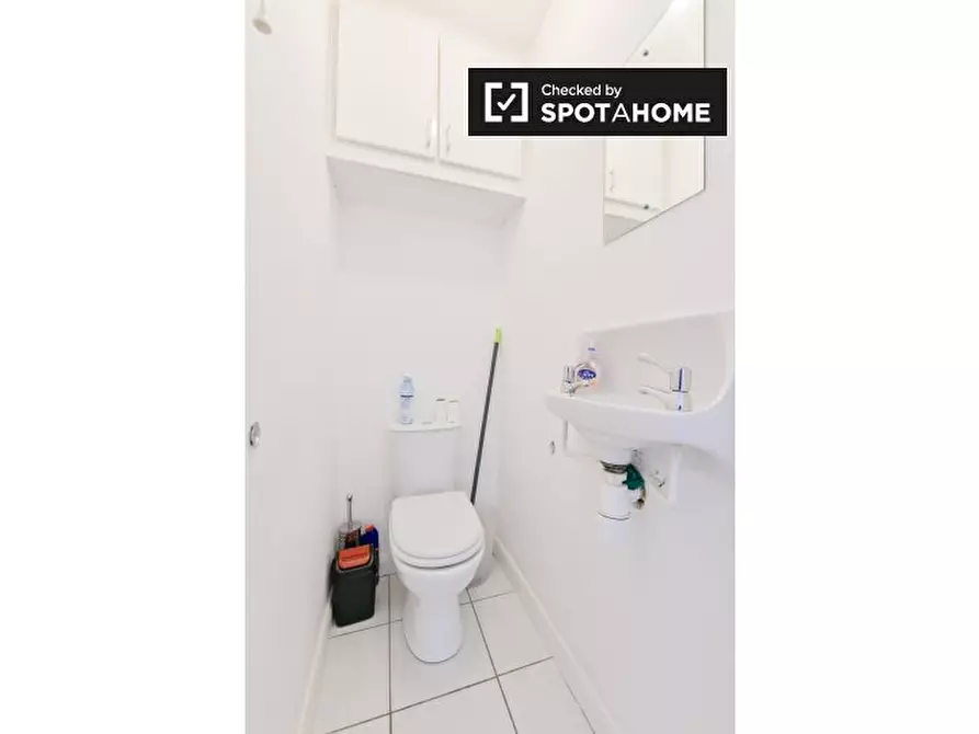 Immagine 11 di Camera condivisa in affitto  in St.Anns Rd, White City, London W11 4ST, UK a Kensington