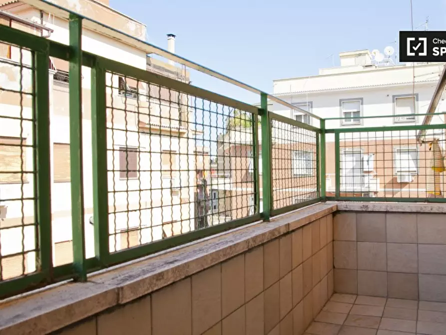 Immagine 14 di Camera condivisa in affitto  in Via dei Platani a Roma