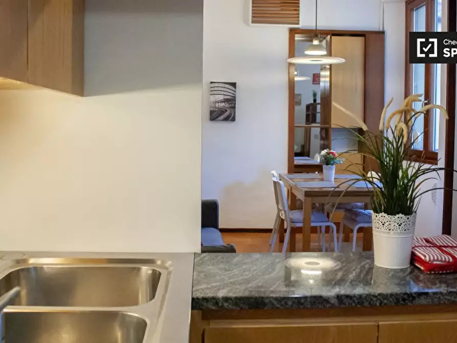 Immagine 6 di Camera condivisa in affitto  in Via Arona a Milano