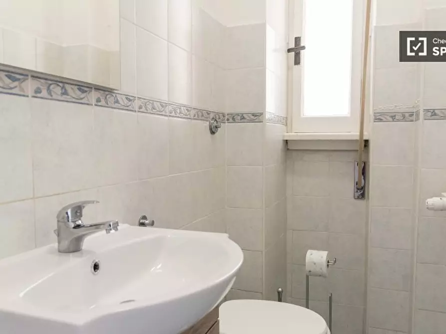 Immagine 5 di Camera condivisa in affitto  in Viale Libia a Roma