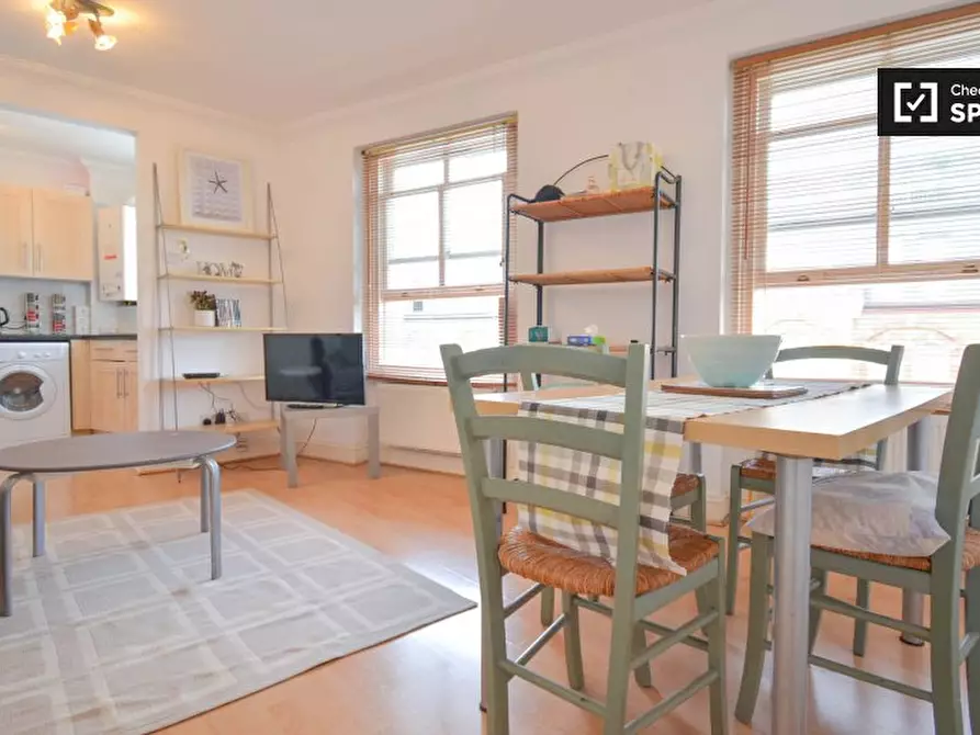 Immagine 1 di Appartamento in affitto  in Canterbury Rd, North Maida Vale, London NW6 5SR, UK a Camden Town