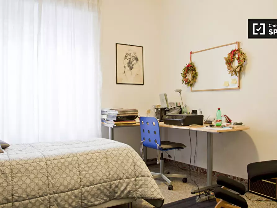 Immagine 15 di Camera condivisa in affitto  in Via Bolzano a Roma