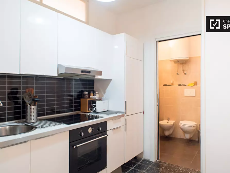 Immagine 9 di Camera condivisa in affitto  in Via Casilina a Roma