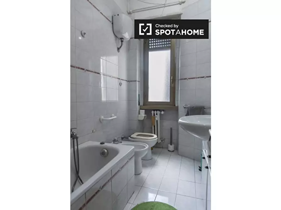 Immagine 10 di Camera condivisa in affitto  in Via Bartolomeo Colleoni a Roma