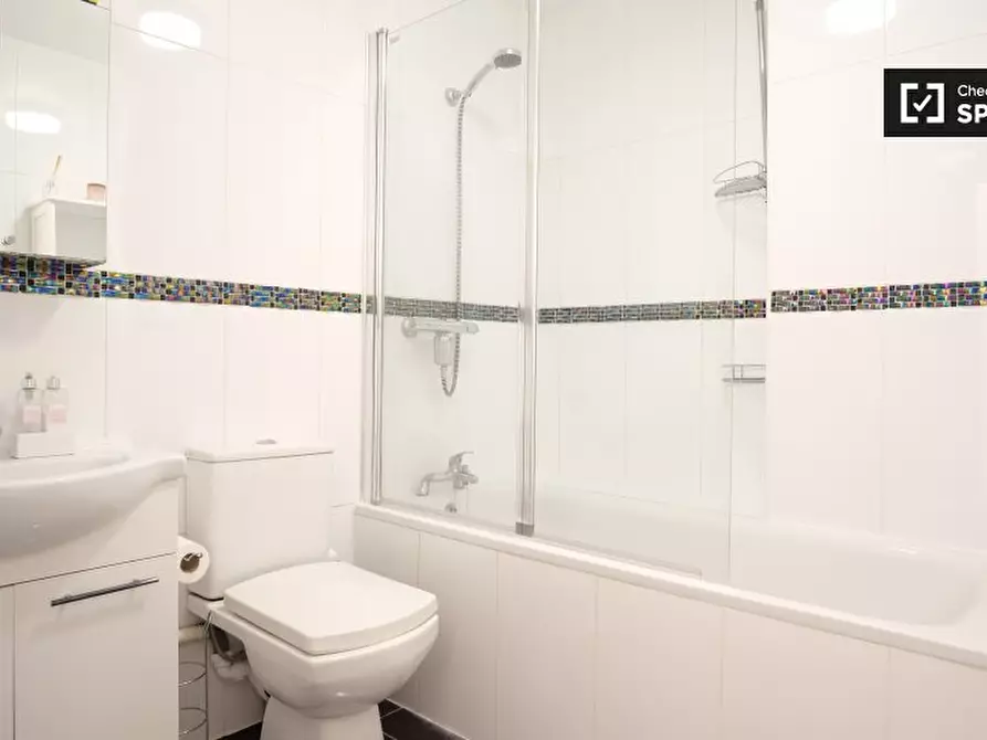 Immagine 6 di Appartamento in affitto  in A Alvington Cres a Hackney