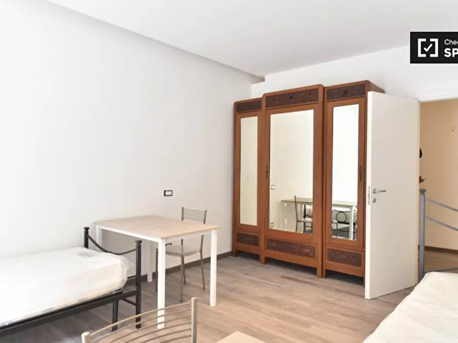 Immagine 4 di Camera condivisa in affitto  in Viale di Vigna Pia a Roma