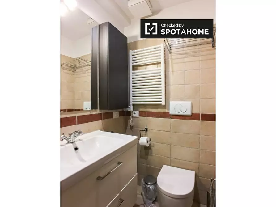 Immagine 4 di Camera condivisa in affitto  in Via Cincinnato, 00175 Roma RM, Italy a Roma