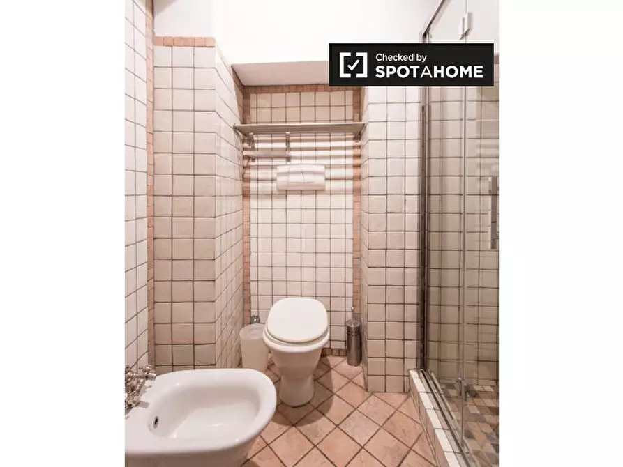 Immagine 10 di Appartamento in affitto  in Via Fiori Chiari, 20121 Milano MI, Italy a Milano