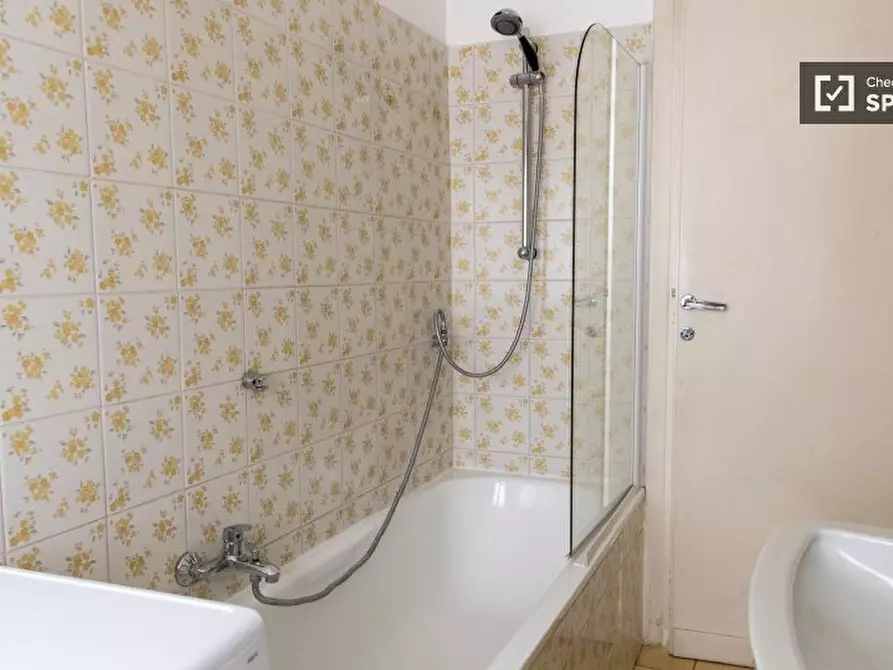 Immagine 2 di Appartamento in affitto  in Via Badia di Cava a Roma