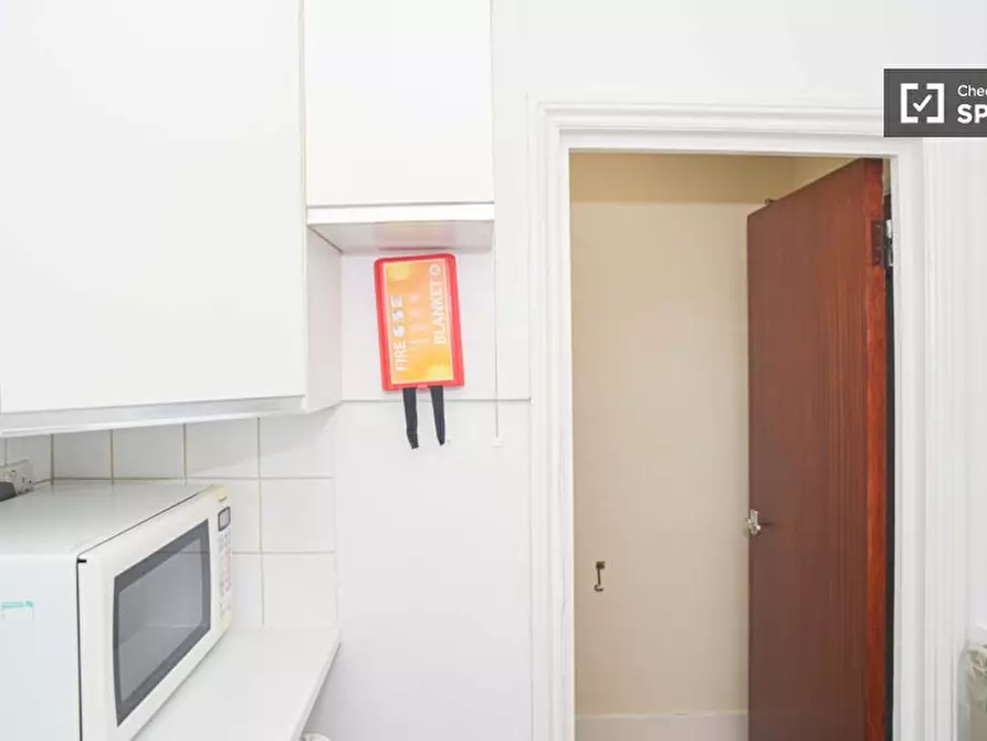 Immagine 4 di Ufficio in affitto  in R2 St Anns Villas a Kensington