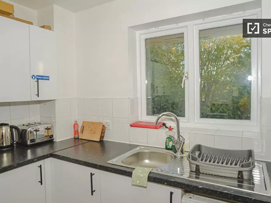 Immagine 11 di Appartamento in affitto  in Rush Grove St a Eltham