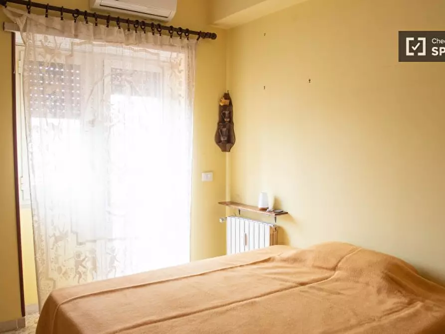 Immagine 1 di Camera condivisa in affitto  in Via Quirino Majorana a Roma