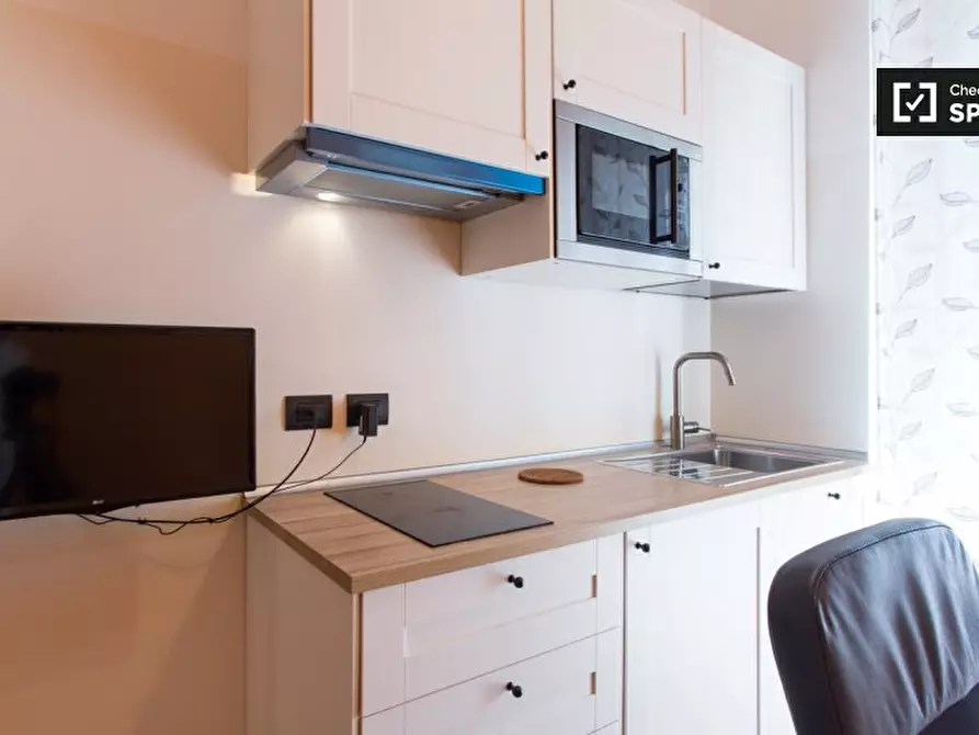 Immagine 6 di Ufficio in affitto  in Via Gavirate a Milano