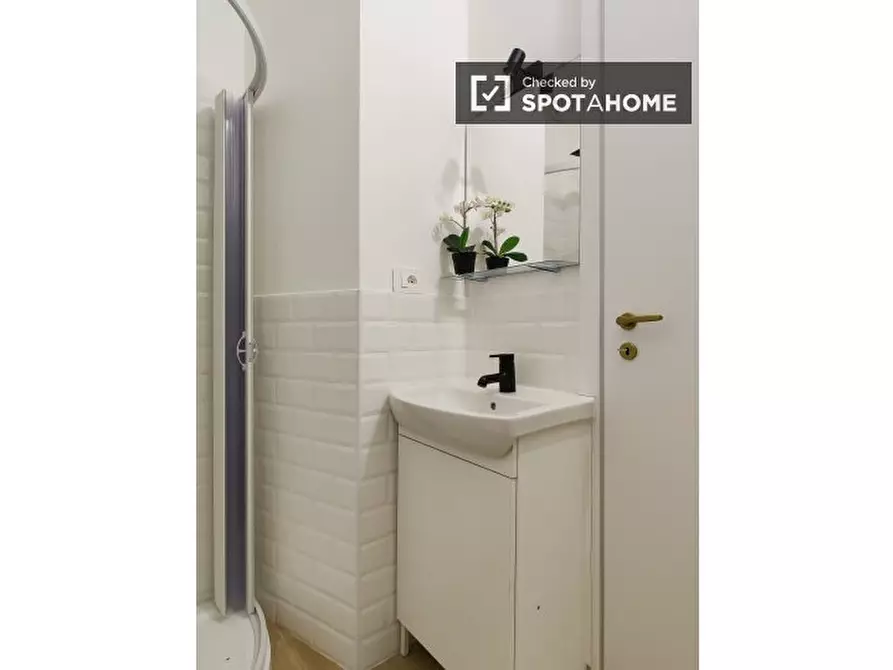 Immagine 6 di Camera condivisa in affitto  in Via Sebino a Milano