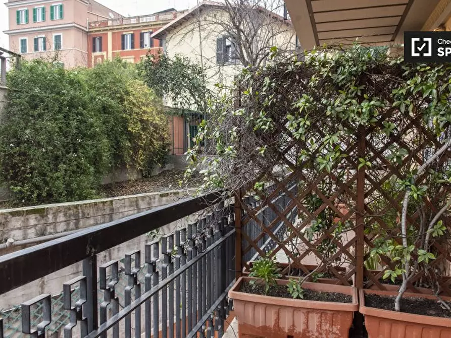 Immagine 17 di Camera condivisa in affitto  in Via della Cava Aurelia a Roma